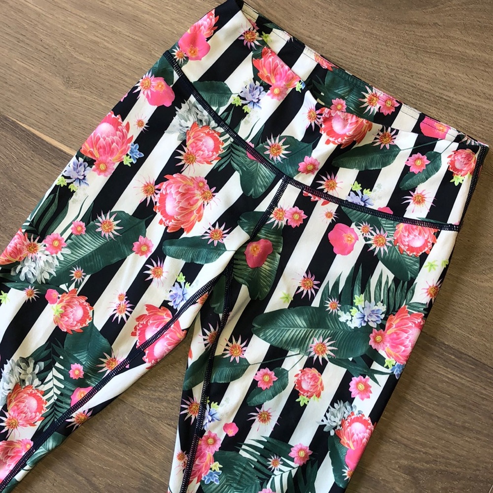 Lululemon // Printed Crop Leggings - Picture 2 of 4